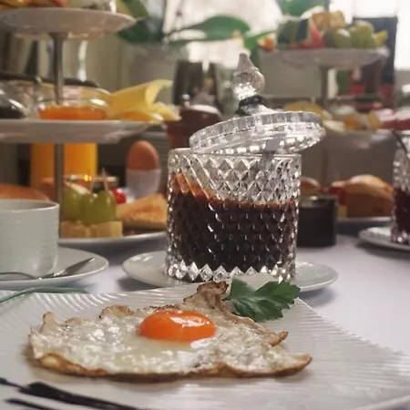 Pharos Aparthotel 4*